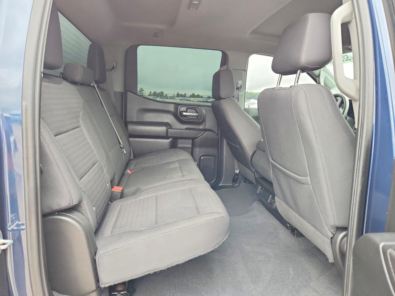 CHEVROLET SILVERADO 2023 — 11
