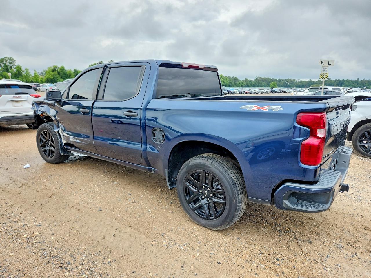 CHEVROLET SILVERADO 2023 — 3