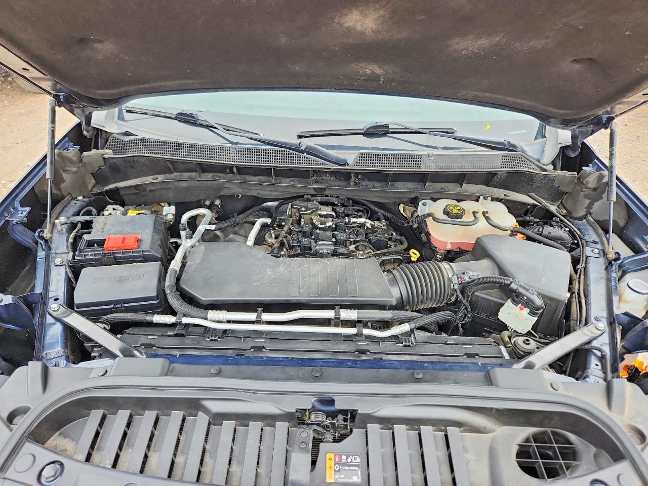 CHEVROLET SILVERADO 2023 — 12