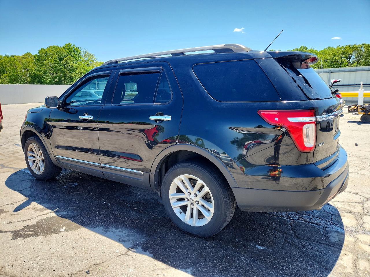 FORD EXPLORER 2012 — 3