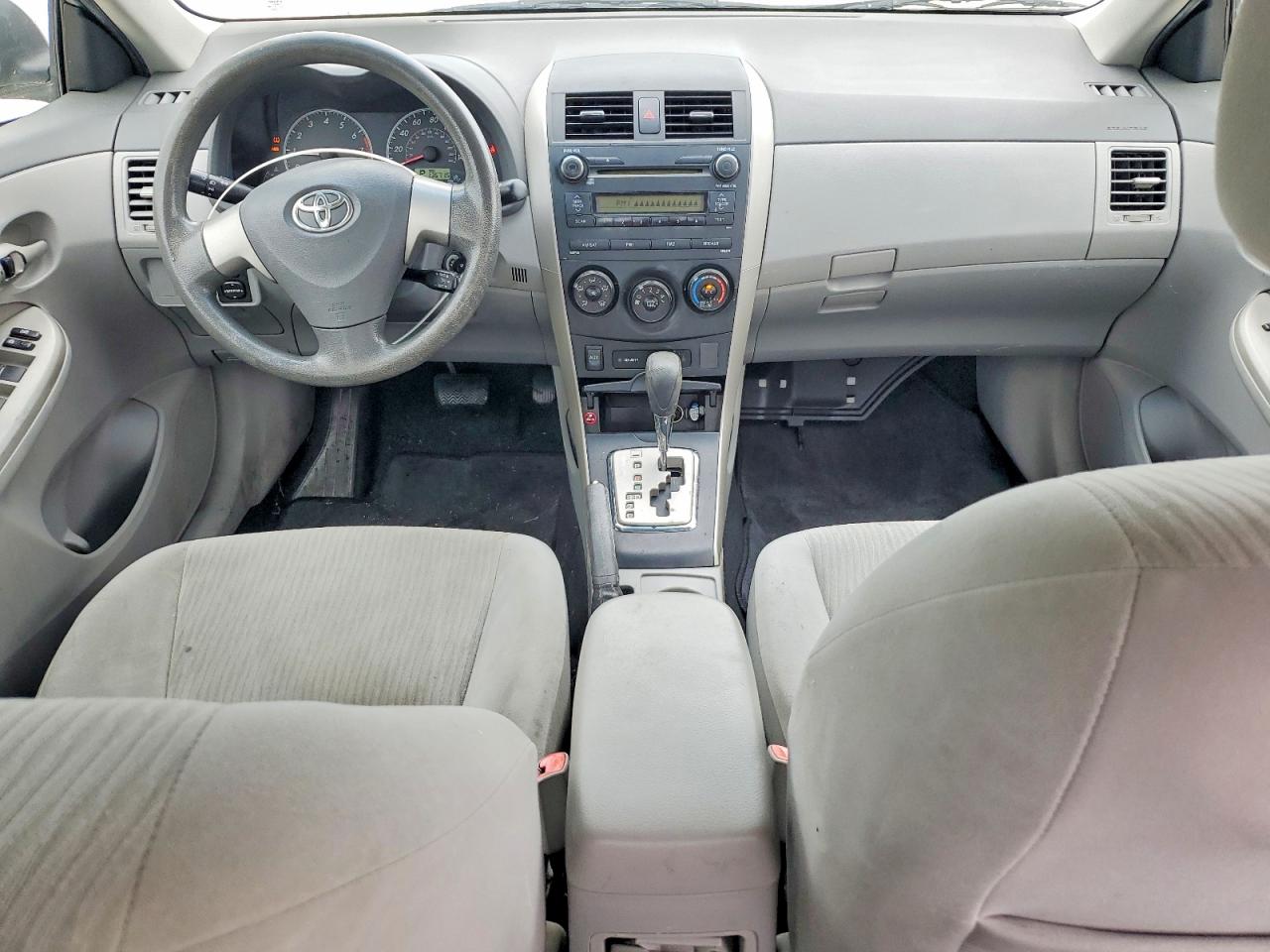 TOYOTA COROLLA 2010 — 9