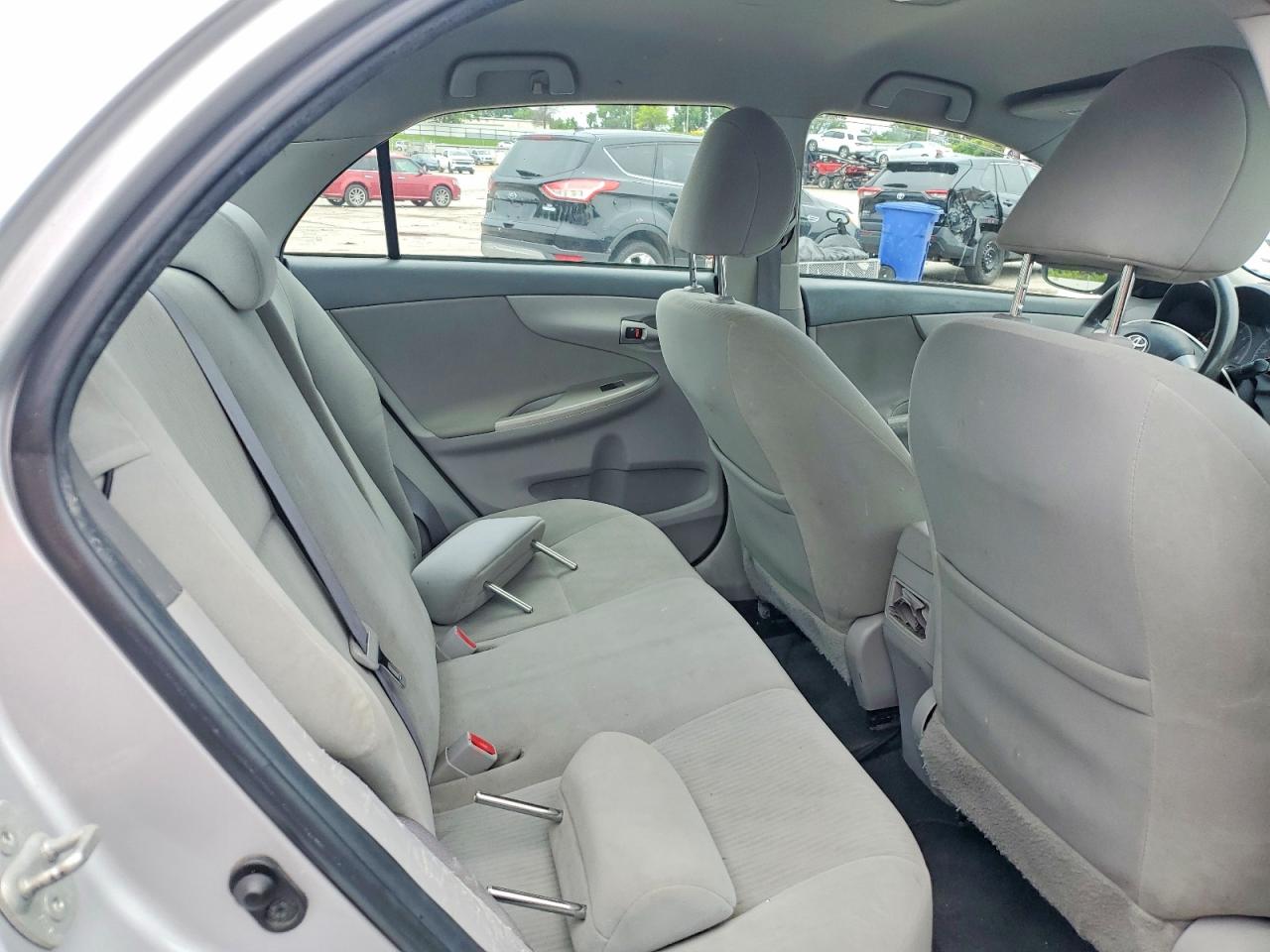 TOYOTA COROLLA 2010 — 11