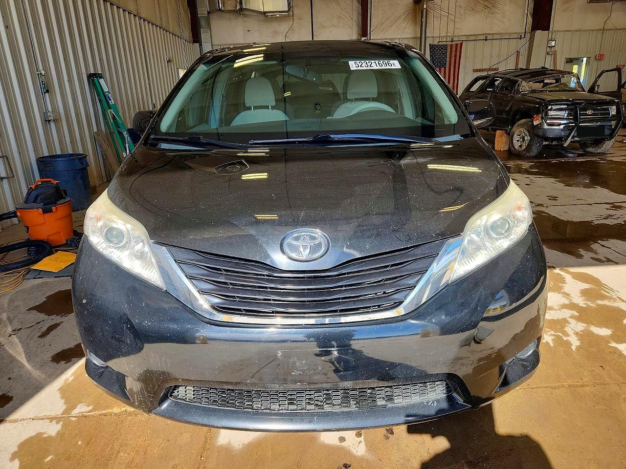 TOYOTA SIENNA 2013 — 6