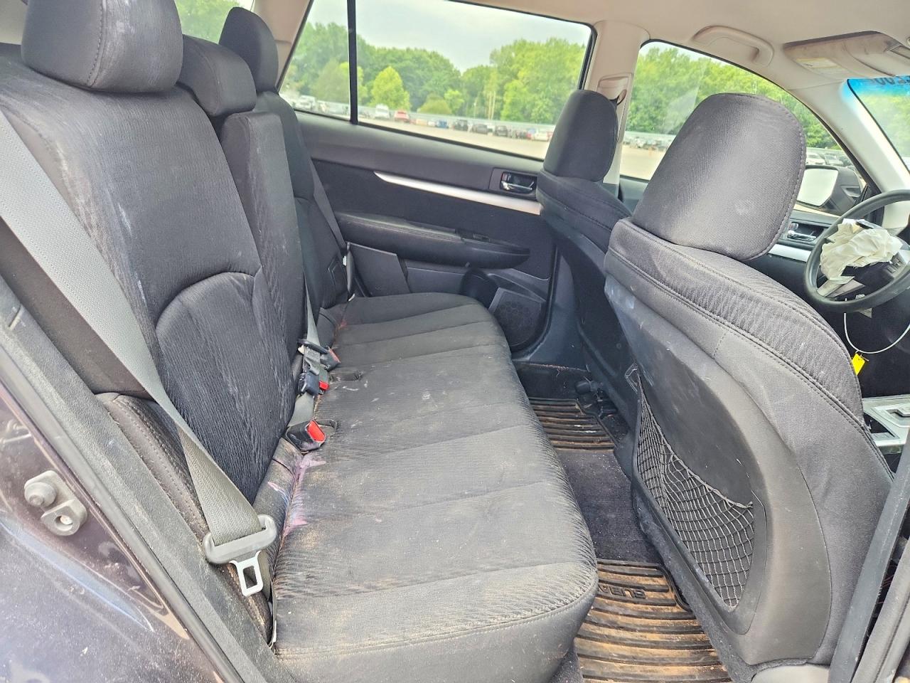 SUBARU OUTBACK 2010 — 11