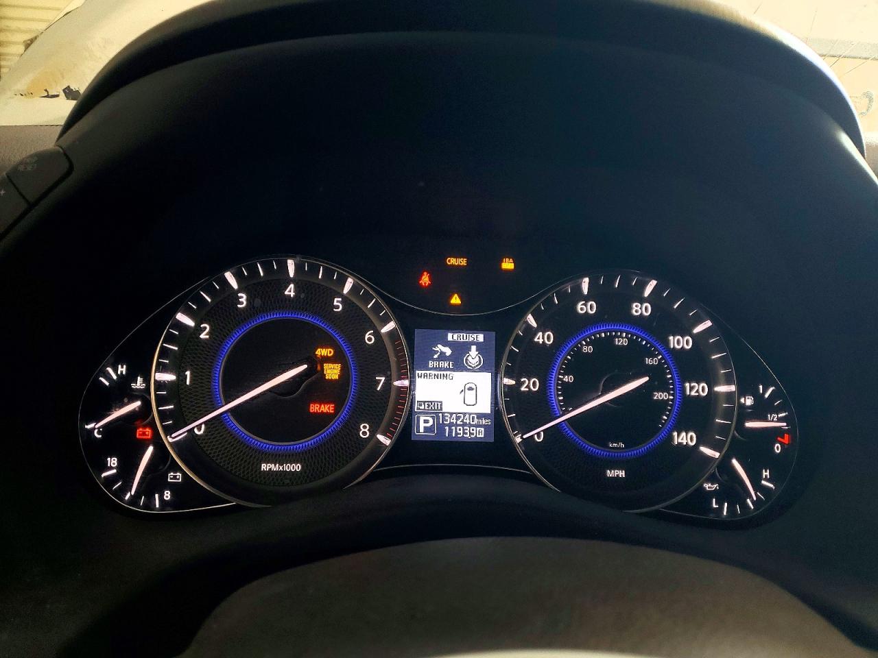 INFINITI QX56 2013 — 10