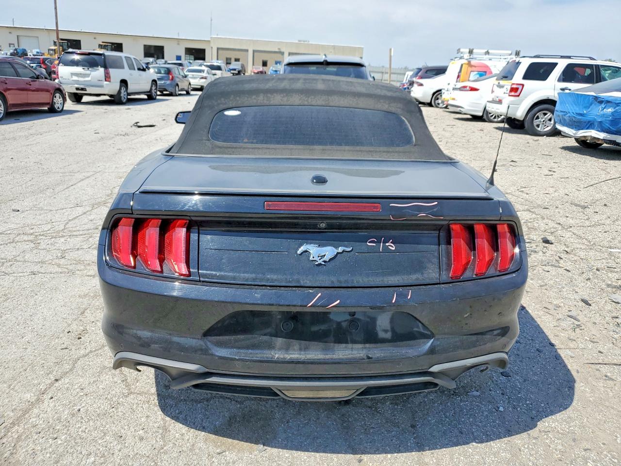 FORD MUSTANG 2018 — 7