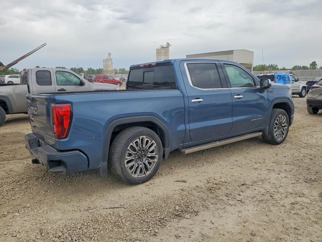 GMC SIERRA 2024 — 4