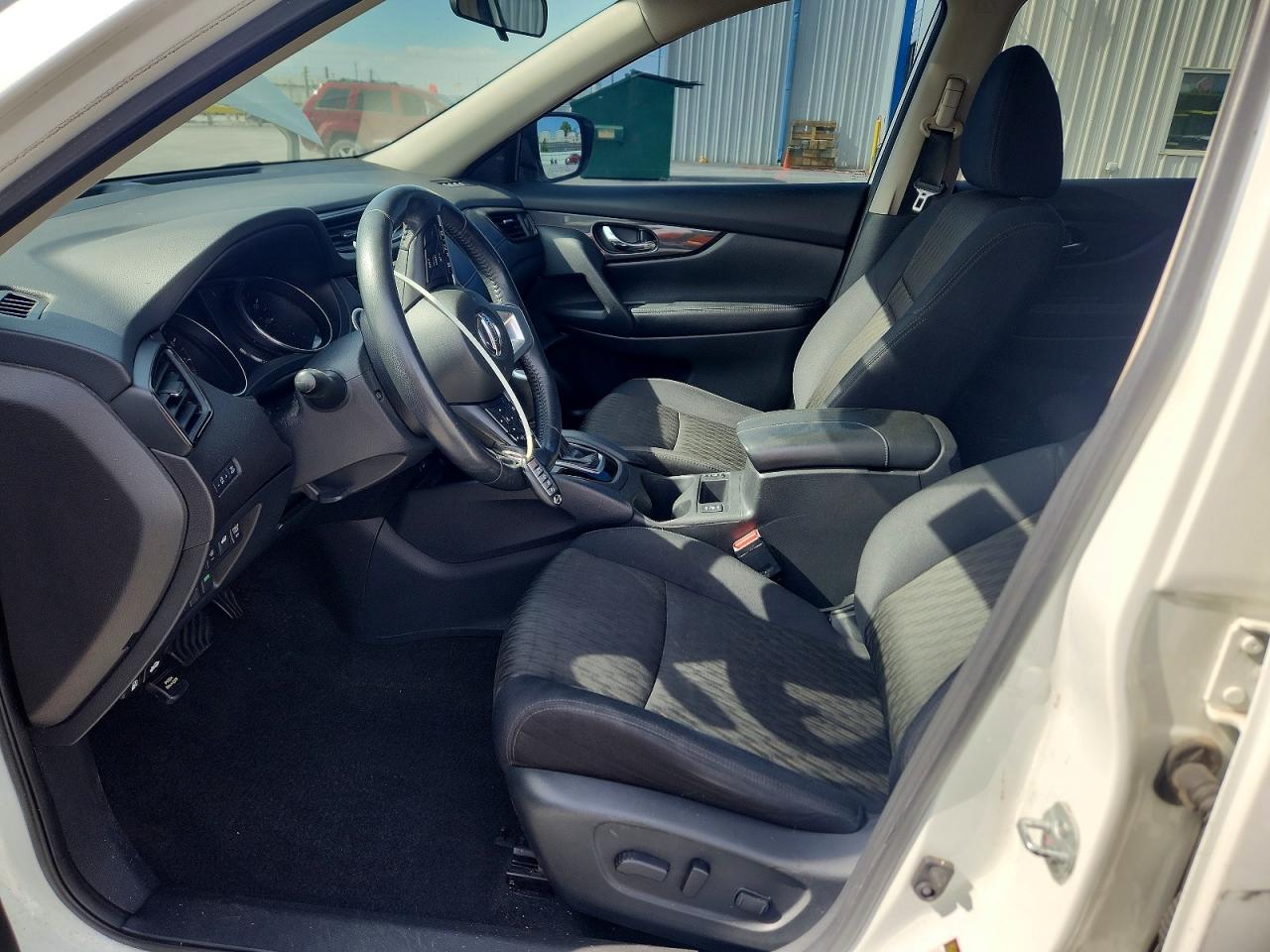 NISSAN ROGUE 2017 — 8
