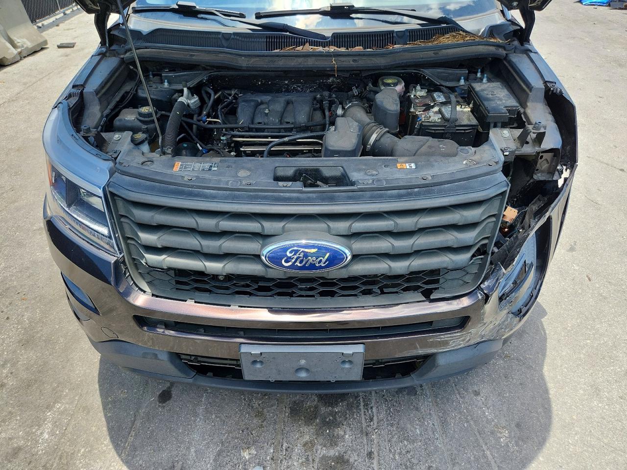 FORD EXPLORER 2017 — 13