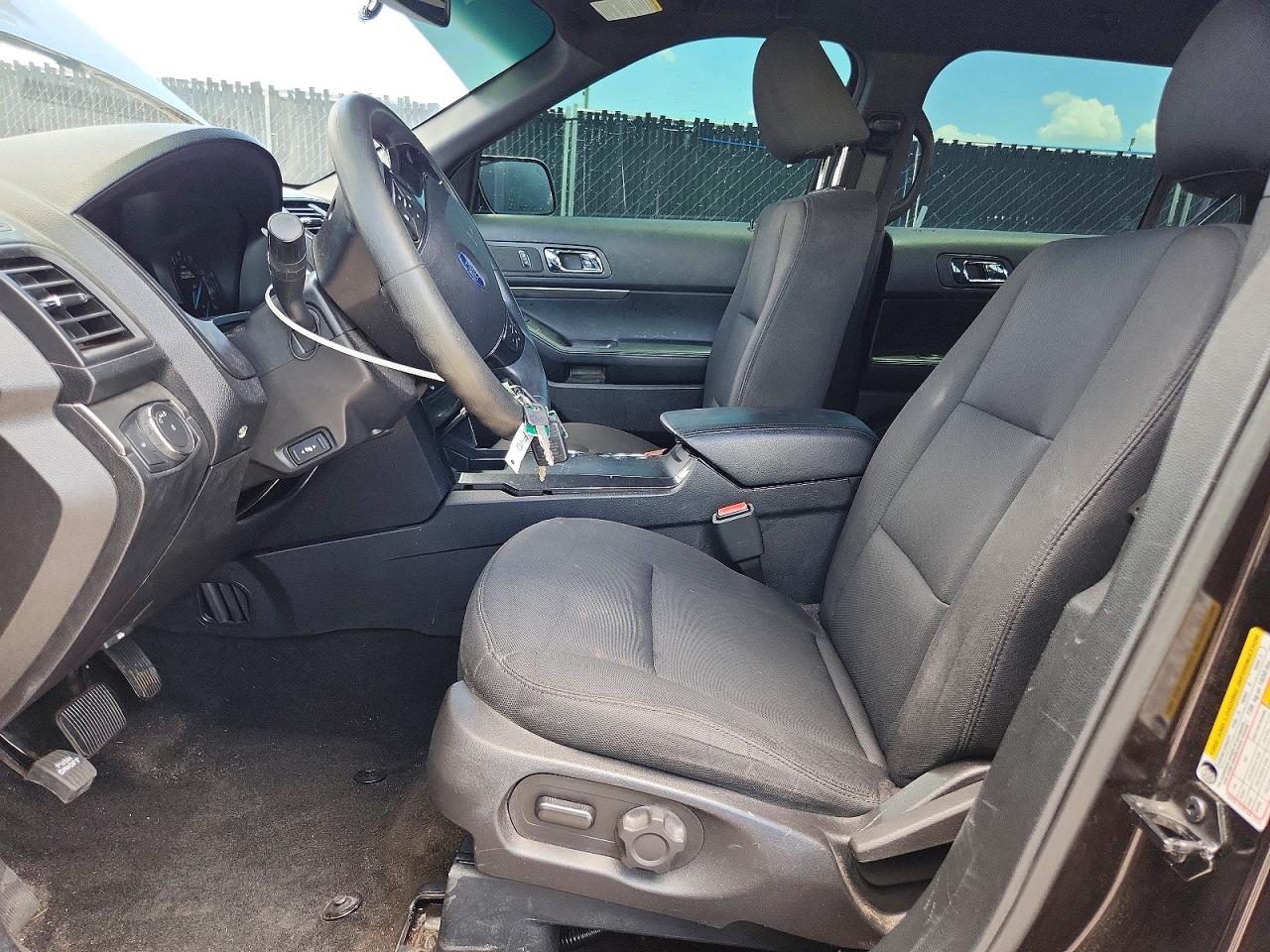 FORD EXPLORER 2017 — 8