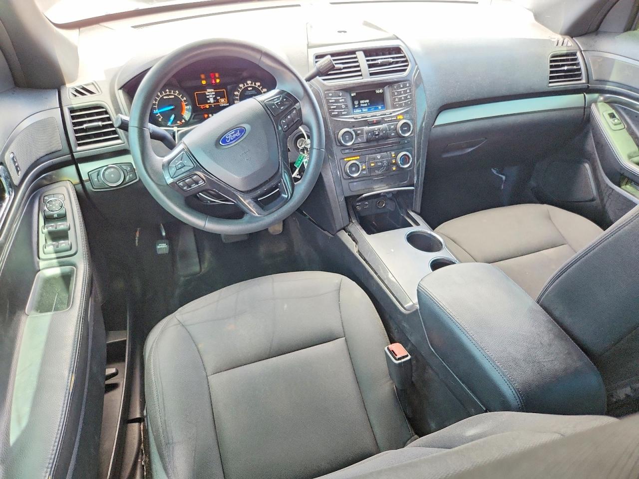 FORD EXPLORER 2017 — 9