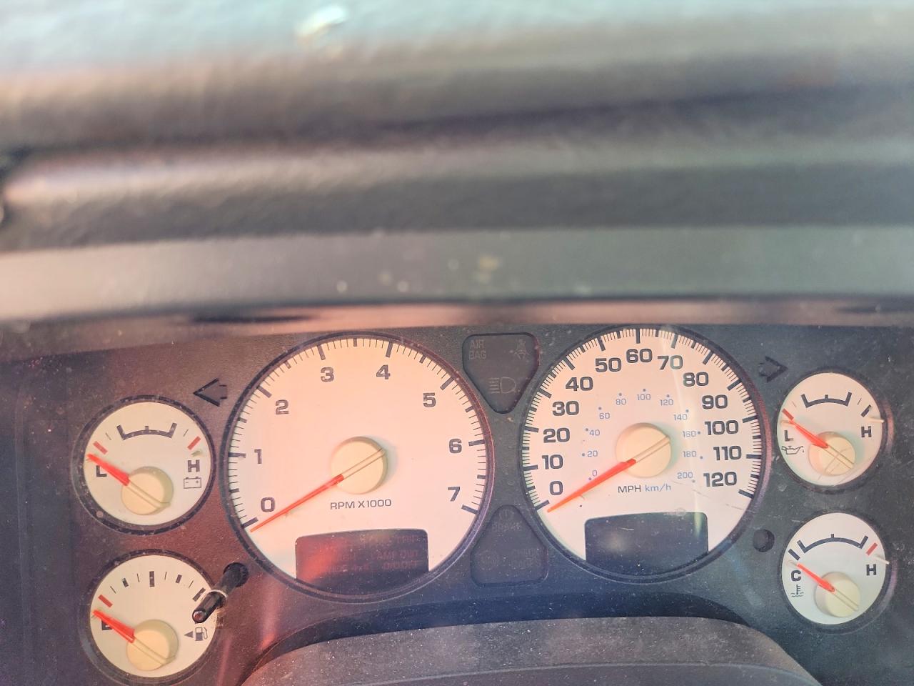 DODGE RAM 1500 2003 — 10
