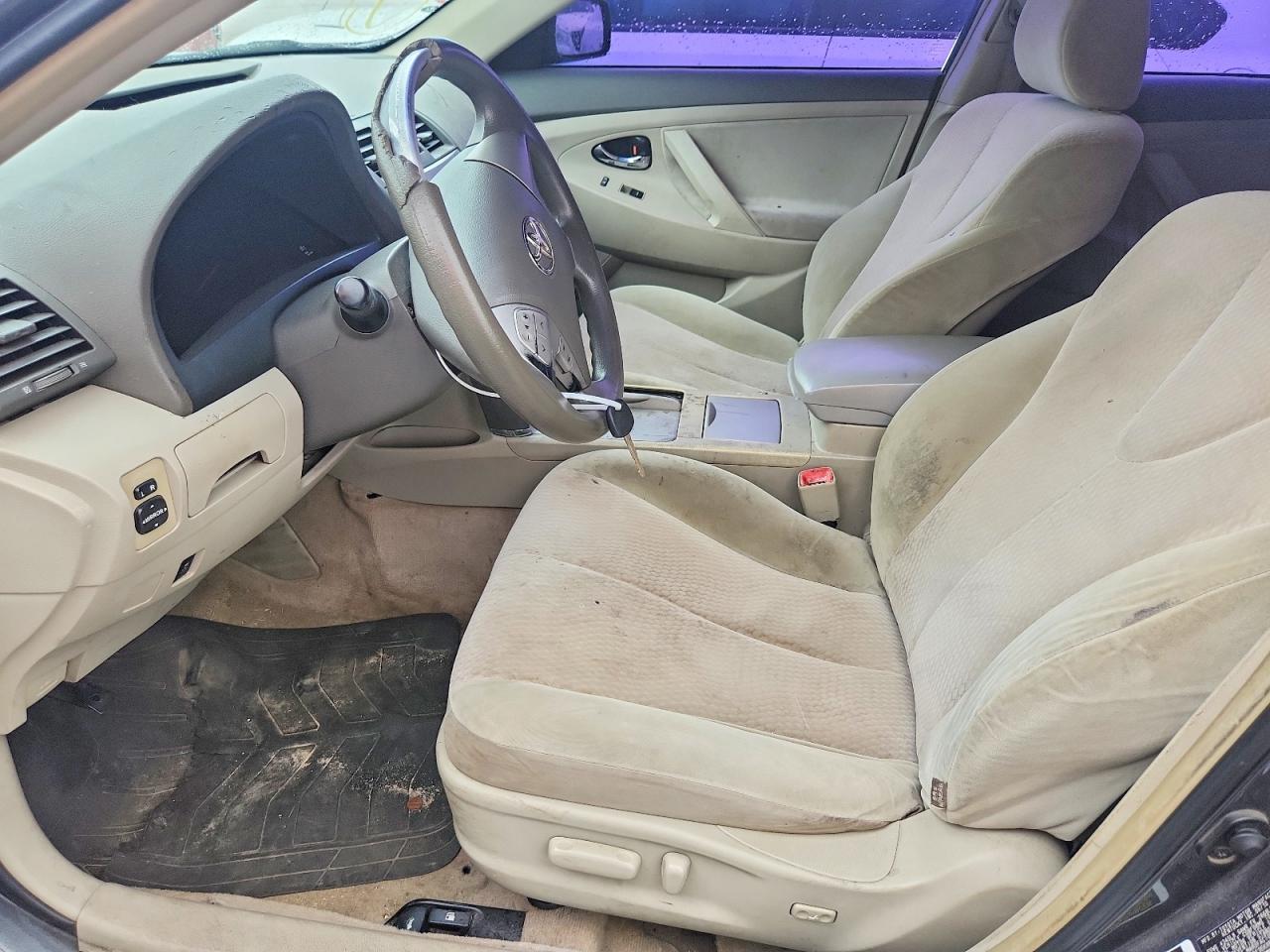 TOYOTA CAMRY 2011 — 8