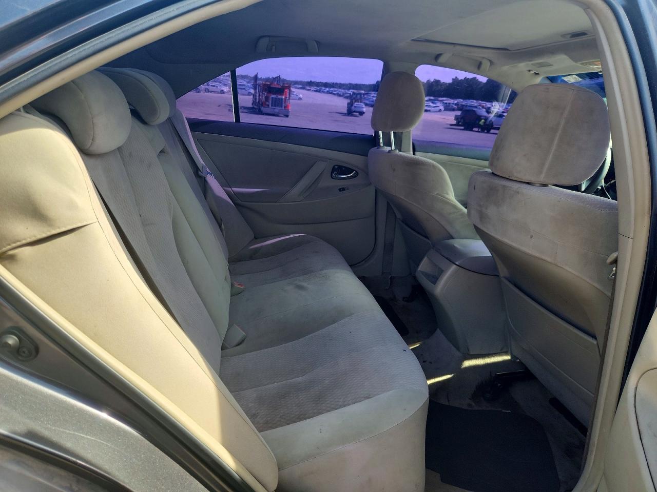 TOYOTA CAMRY 2011 — 11