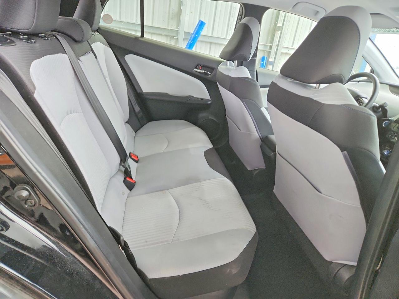 TOYOTA PRIUS 2016 — 11
