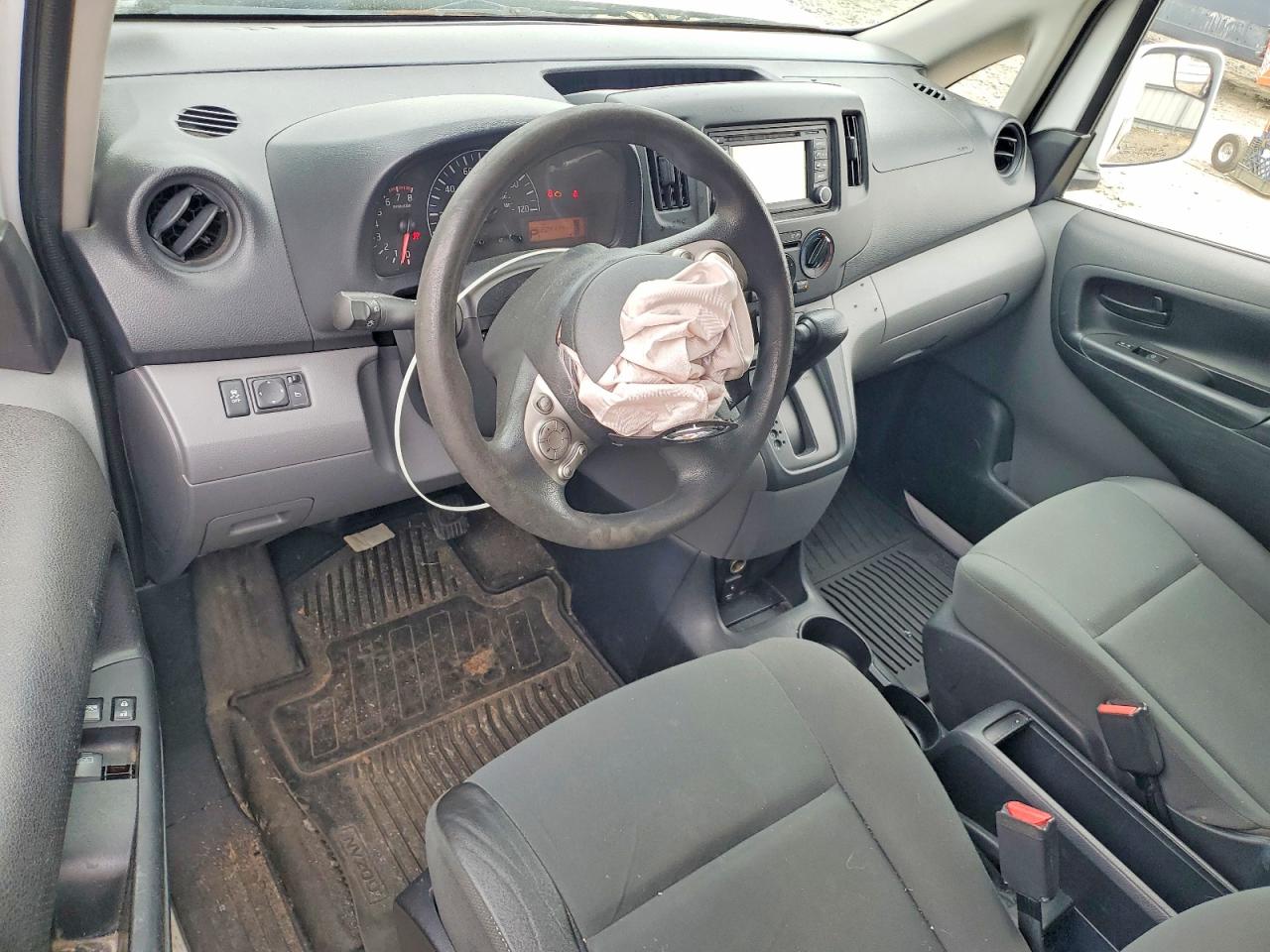 NISSAN NV200 2015 — 9