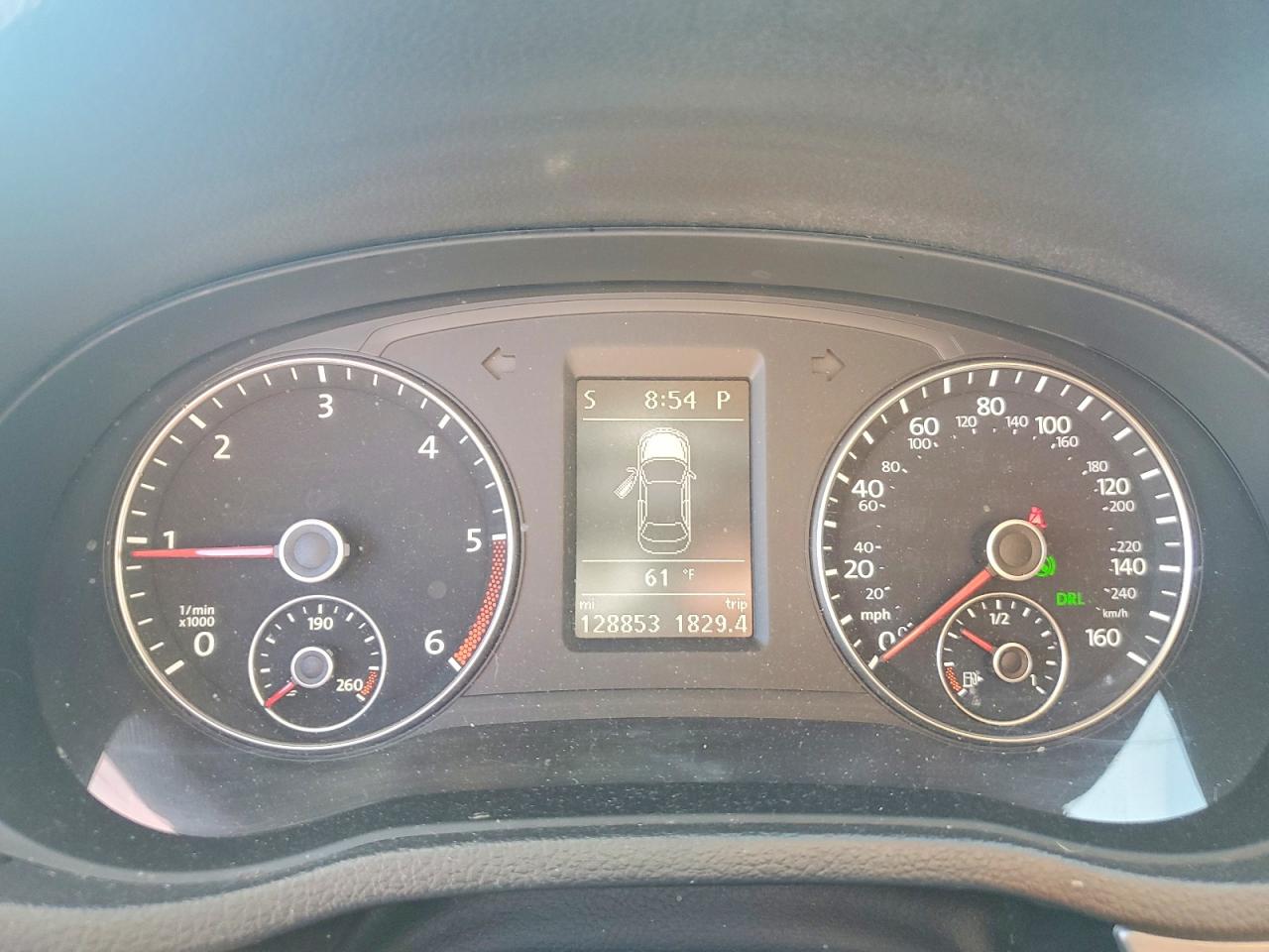 VOLKSWAGEN PASSAT 2014 — 10