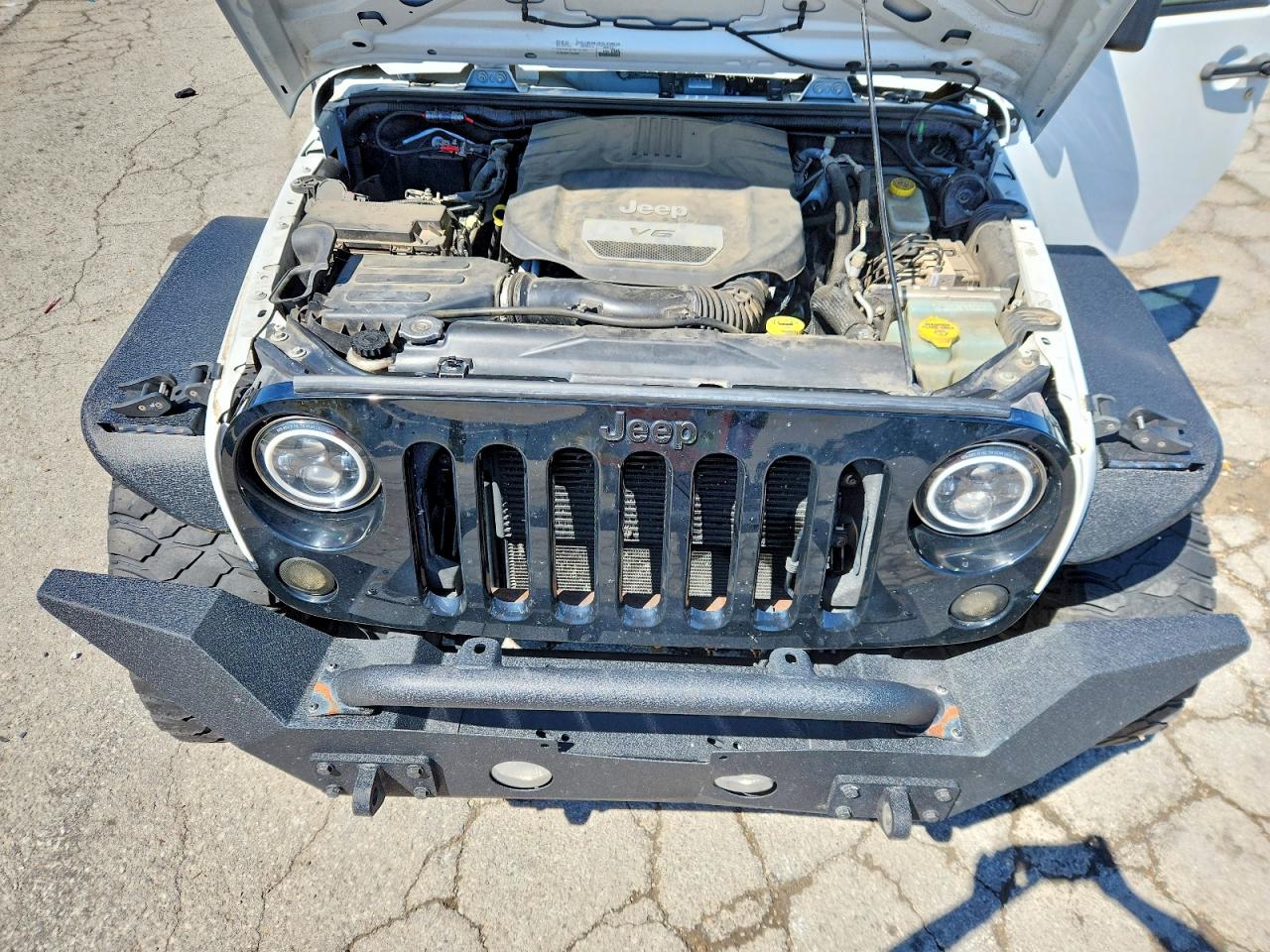 JEEP WRANGLER 2015 — 13