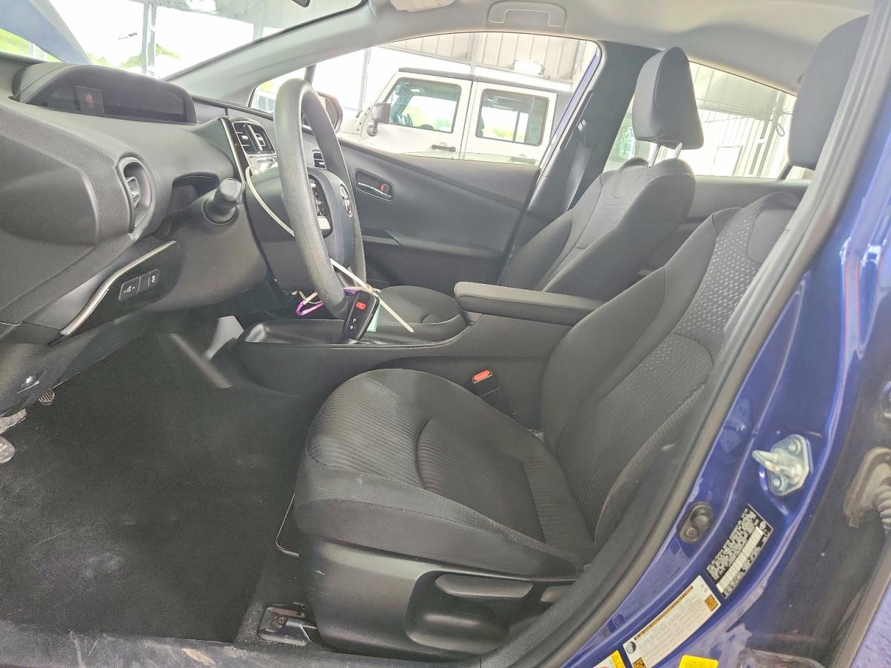 TOYOTA PRIUS 2016 — 8