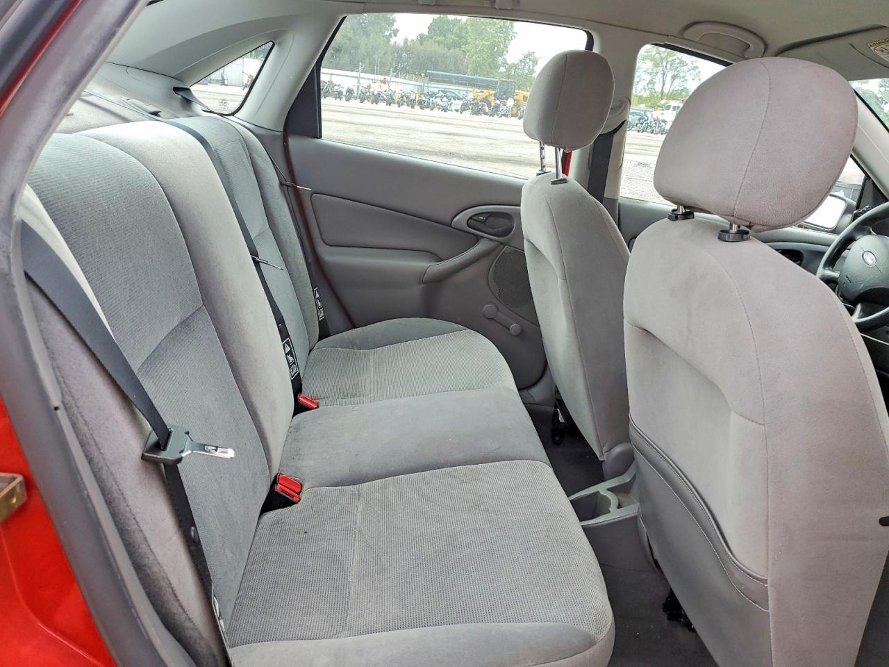 FORD FOCUS 2002 — 11