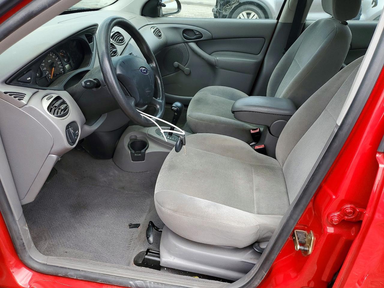 FORD FOCUS 2002 — 8