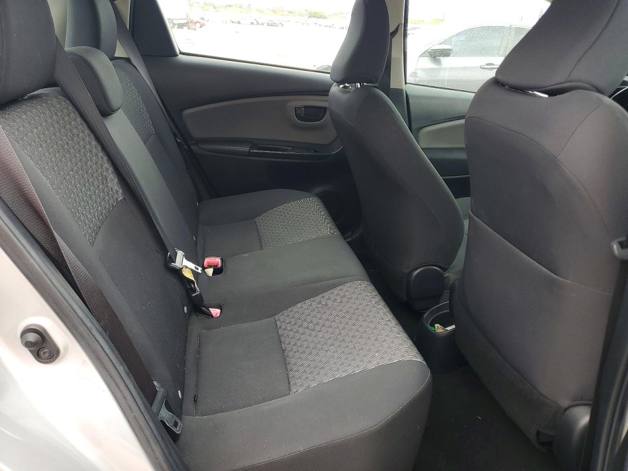 TOYOTA YARIS 2017 — 11