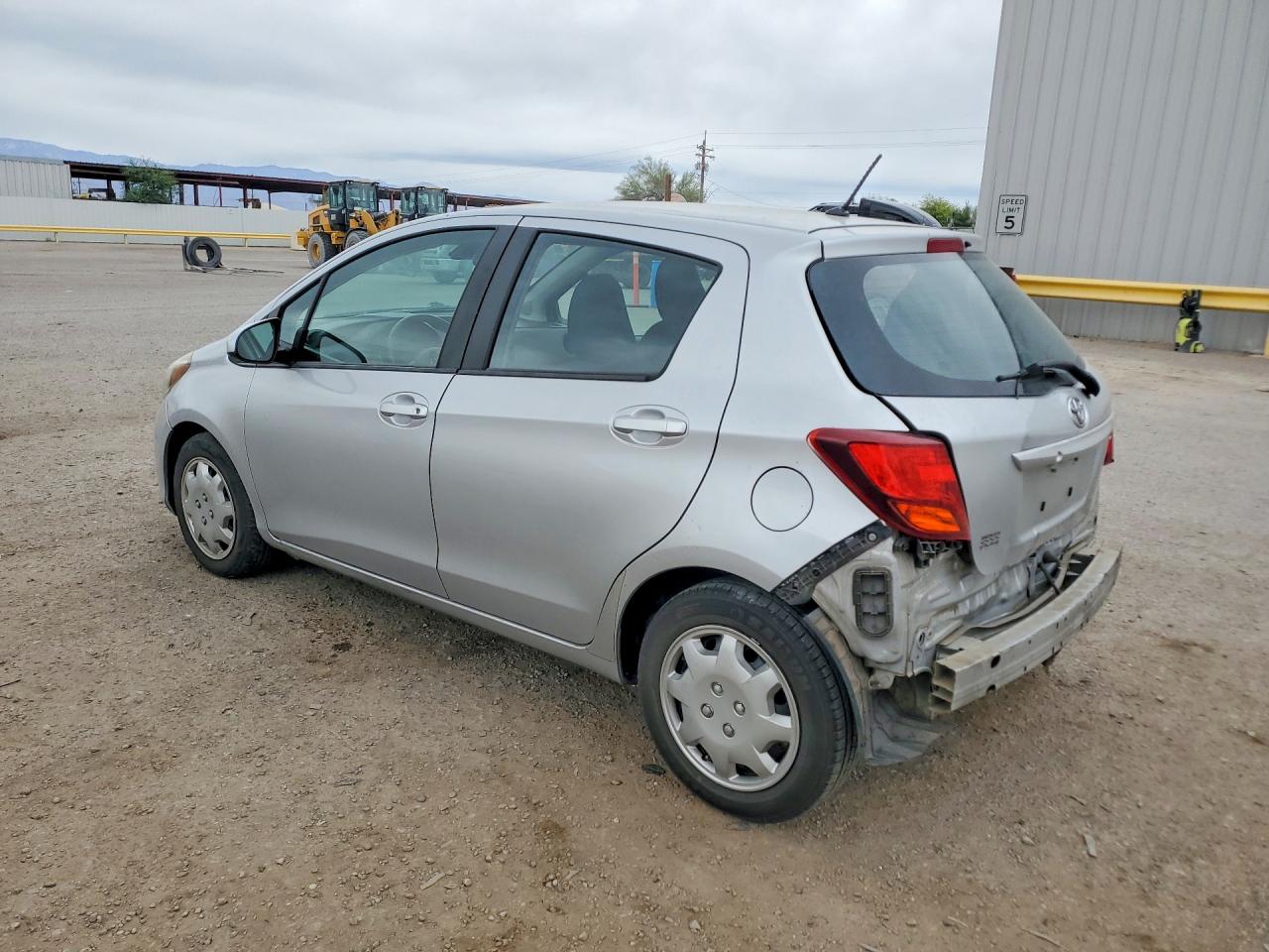 TOYOTA YARIS 2017 — 3
