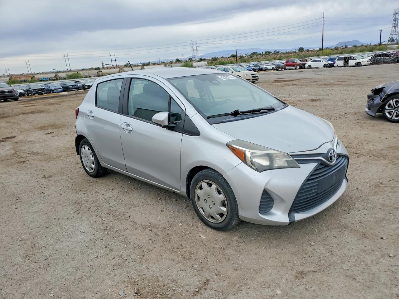 TOYOTA YARIS 2017 — 5