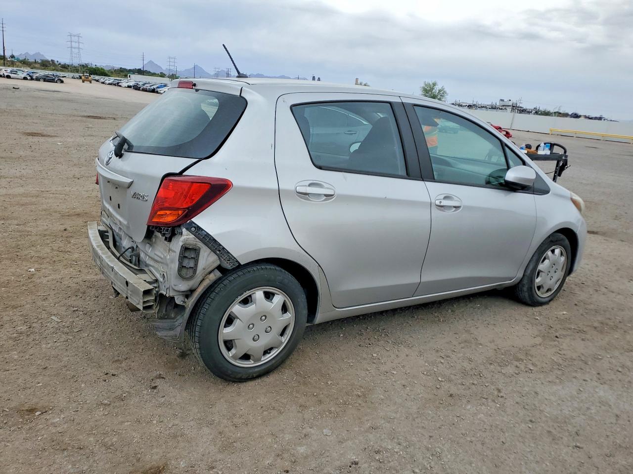 TOYOTA YARIS 2017 — 4