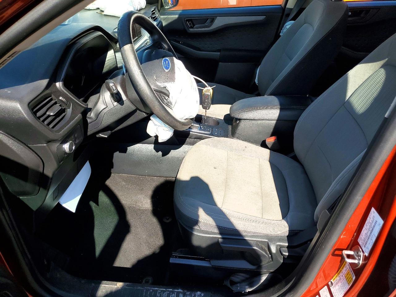 FORD ESCAPE 2020 — 8