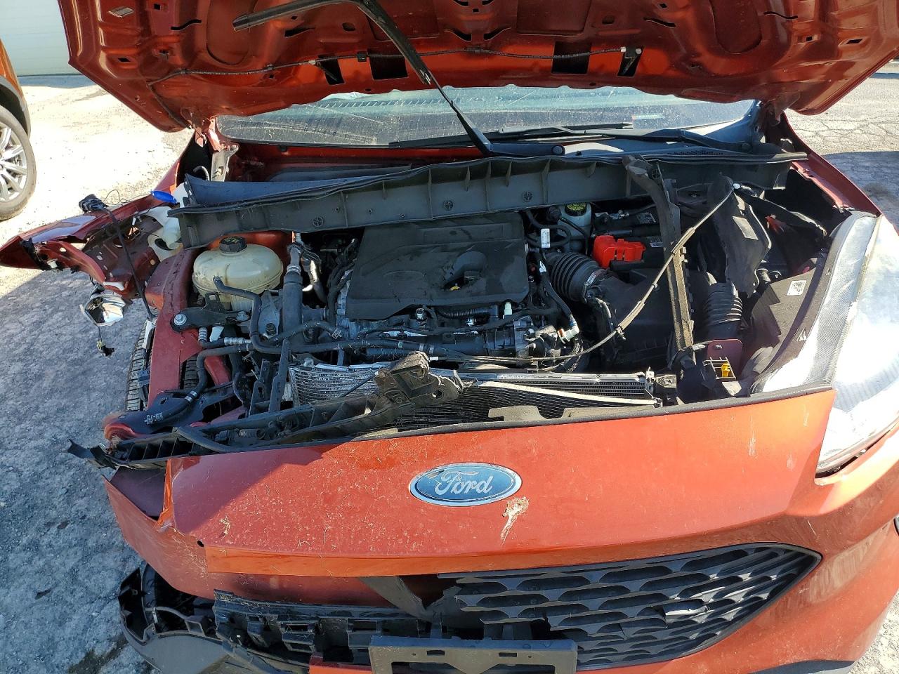 FORD ESCAPE 2020 — 13