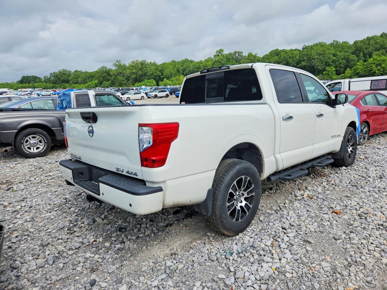 NISSAN TITAN 2021 — 4