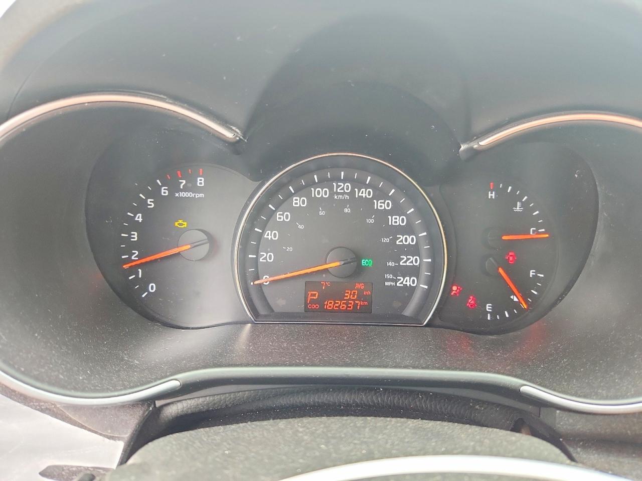 KIA SORENTO 2015 — 10