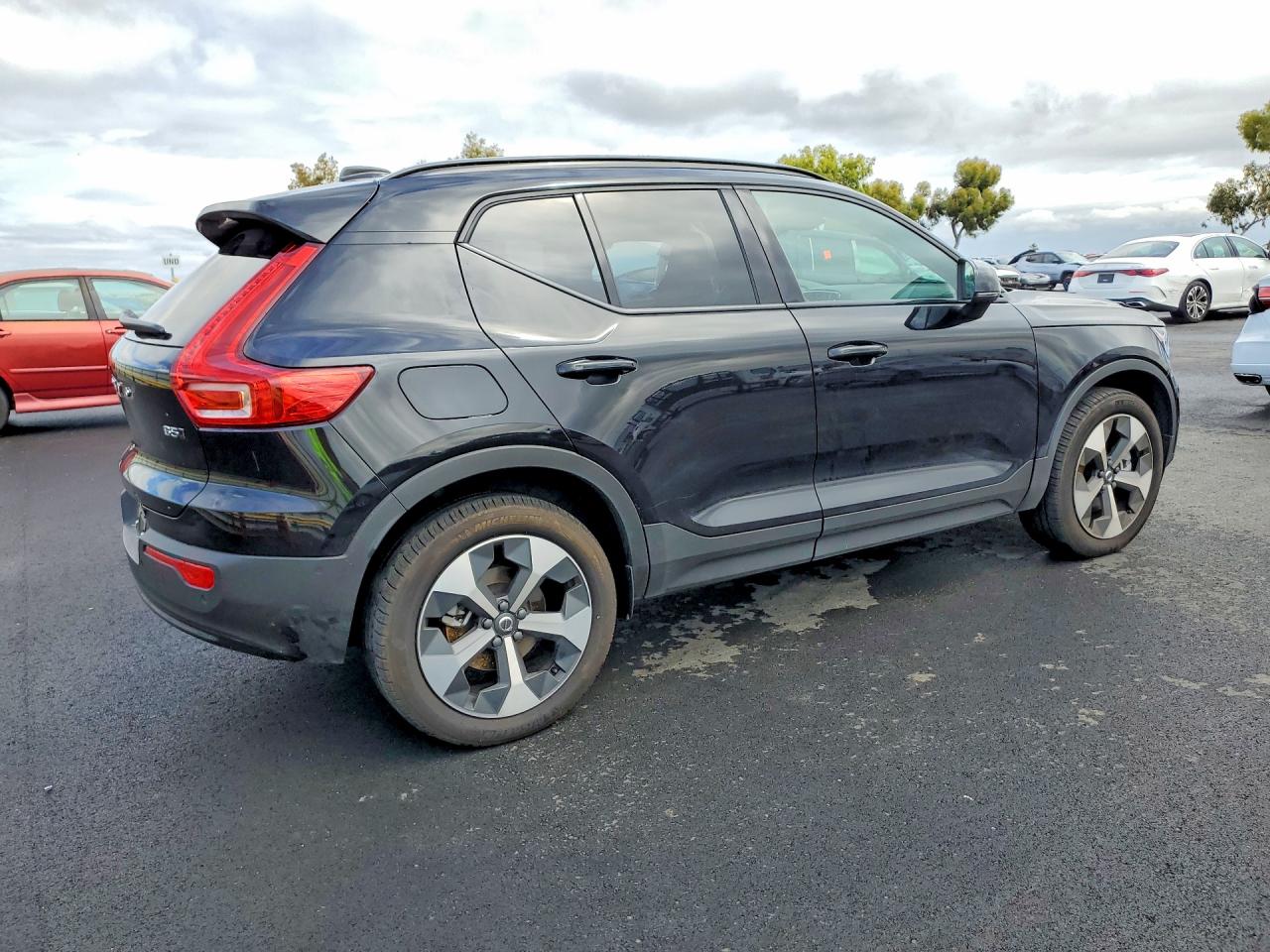 VOLVO XC40 2025 — 4