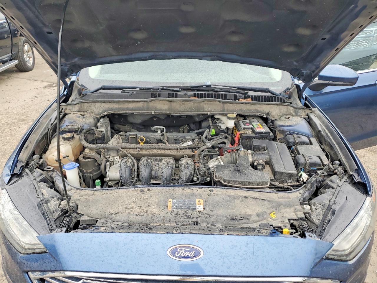 FORD FUSION 2018 — 12