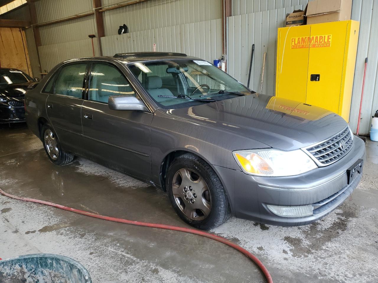 2003 TOYOTA AVALON