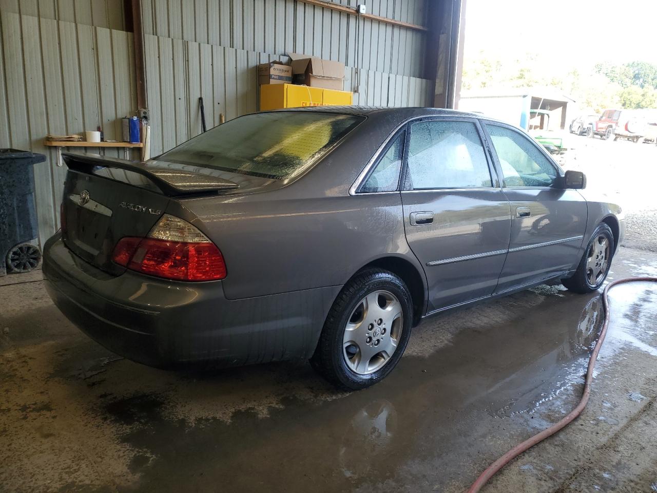 TOYOTA AVALON 2003 — 4