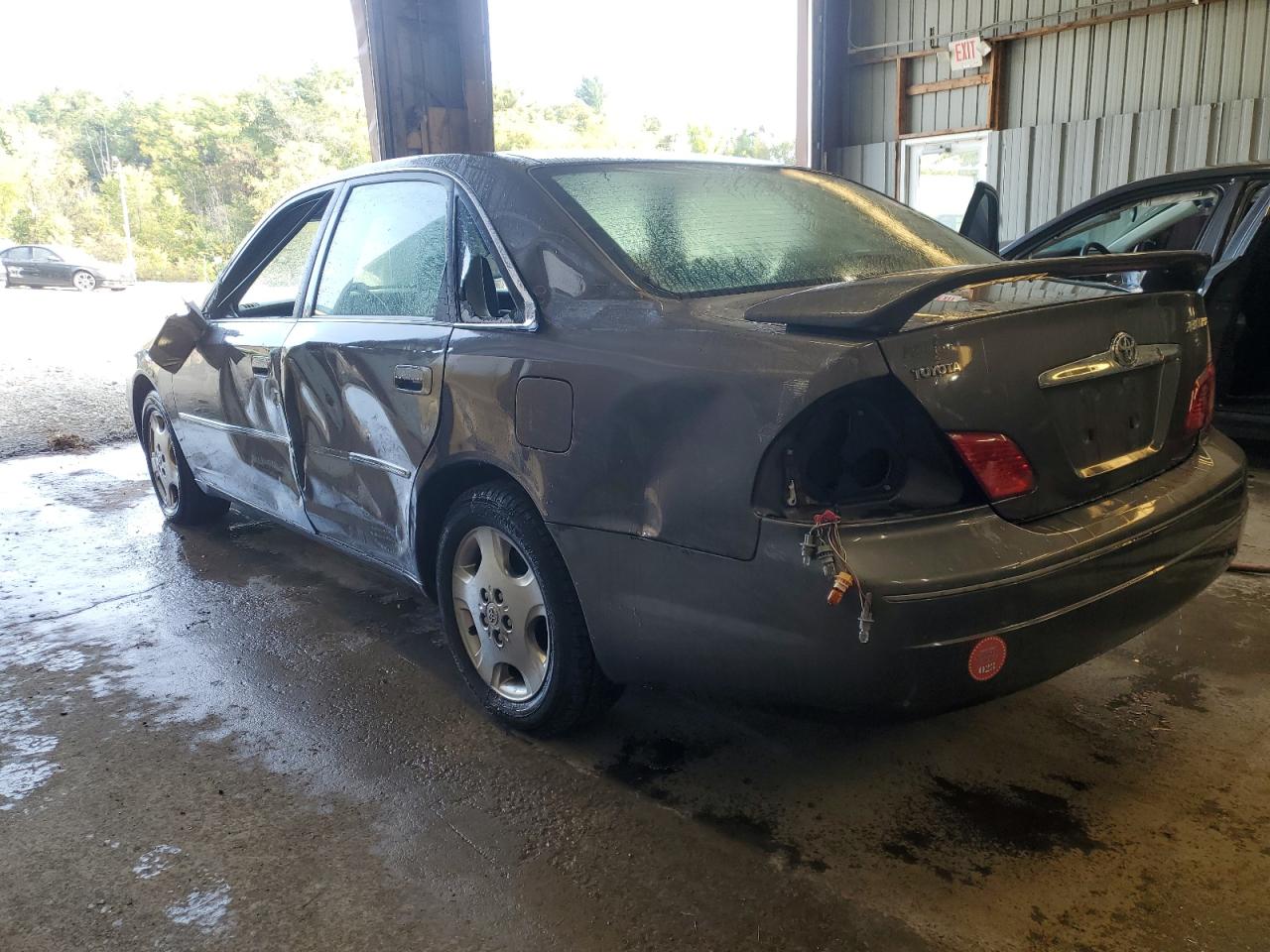 TOYOTA AVALON 2003 — 3