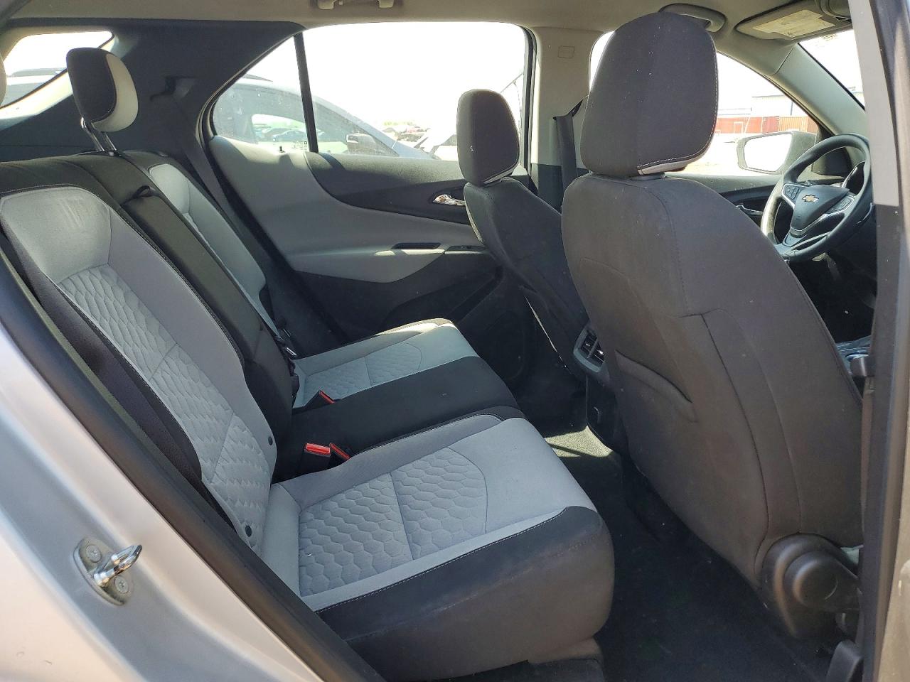 CHEVROLET EQUINOX 2018 — 11