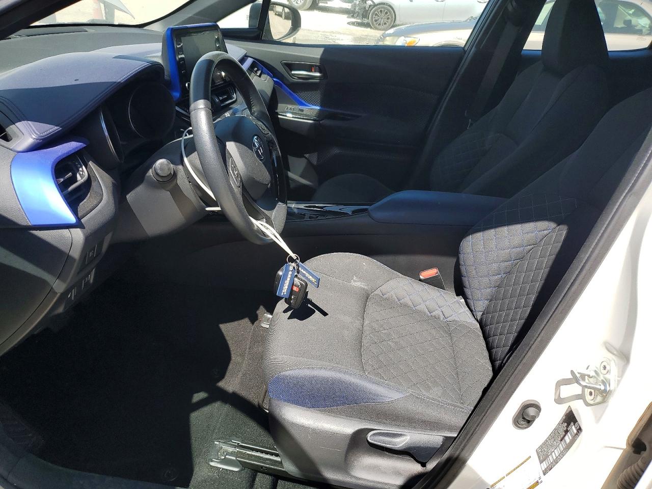 TOYOTA C-HR 2020 — 8