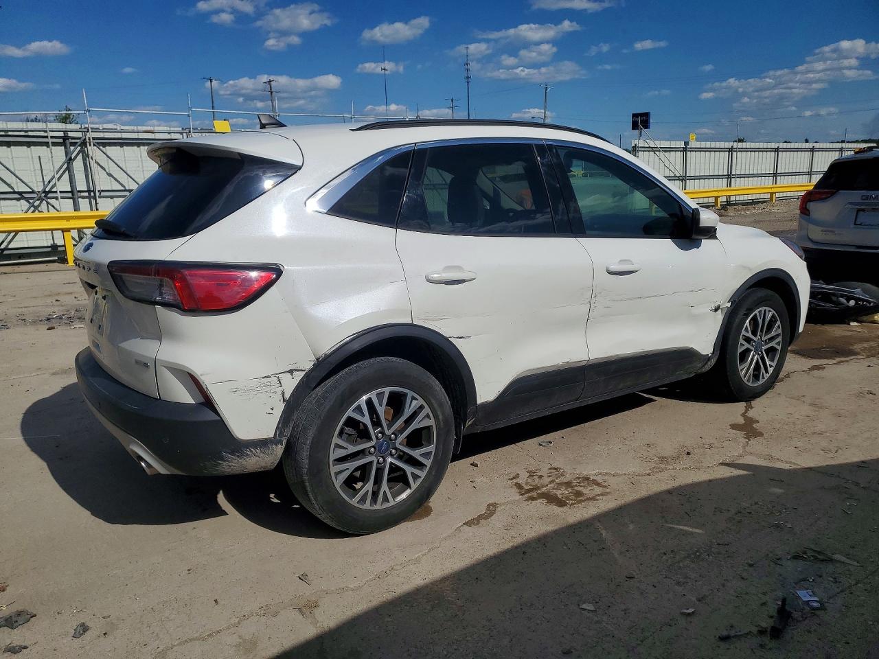 FORD ESCAPE 2020 — 4