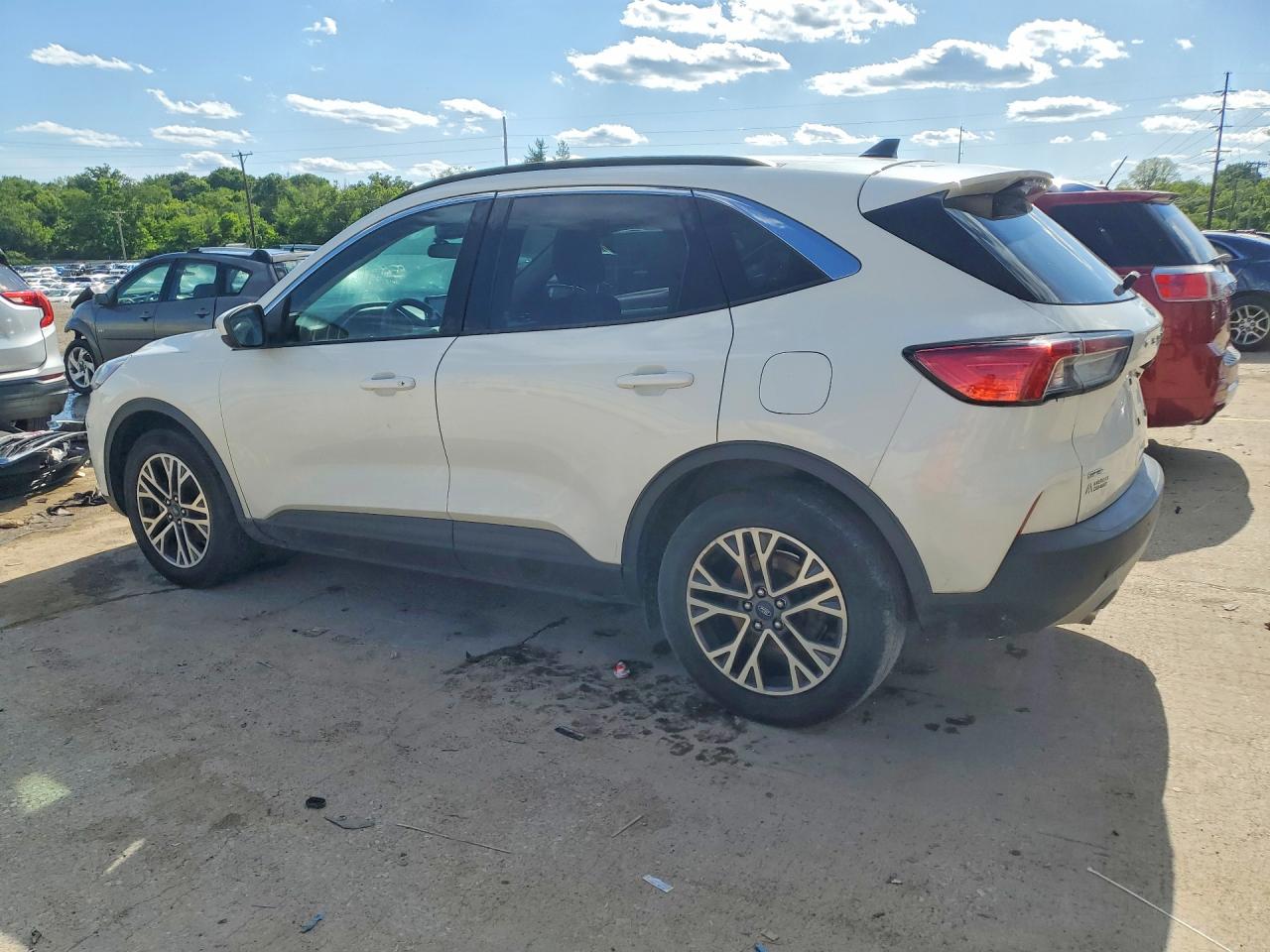 FORD ESCAPE 2020 — 3