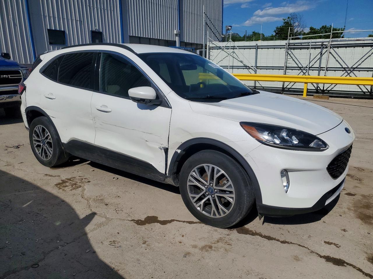FORD ESCAPE 2020 — 5