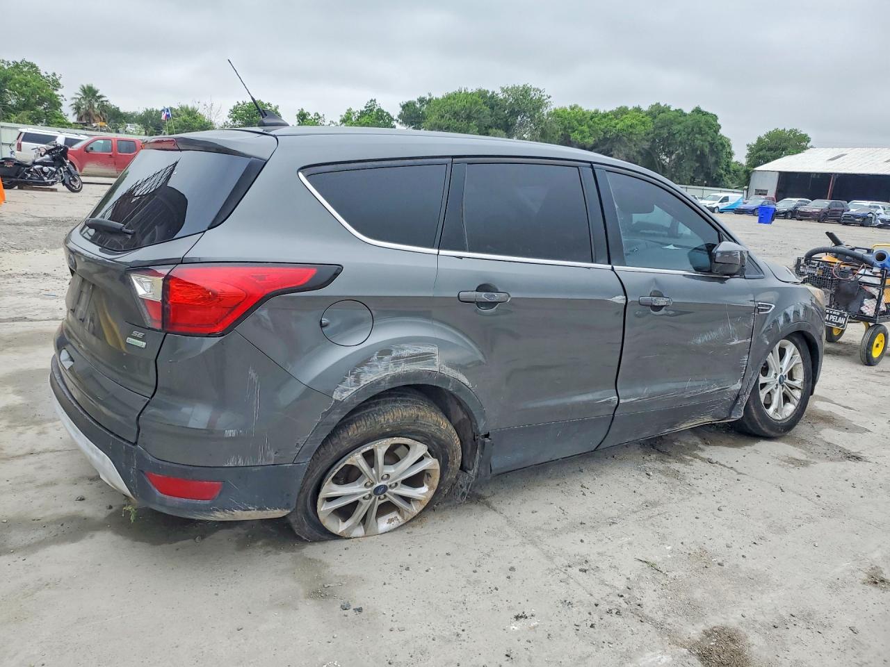 FORD ESCAPE 2019 — 4