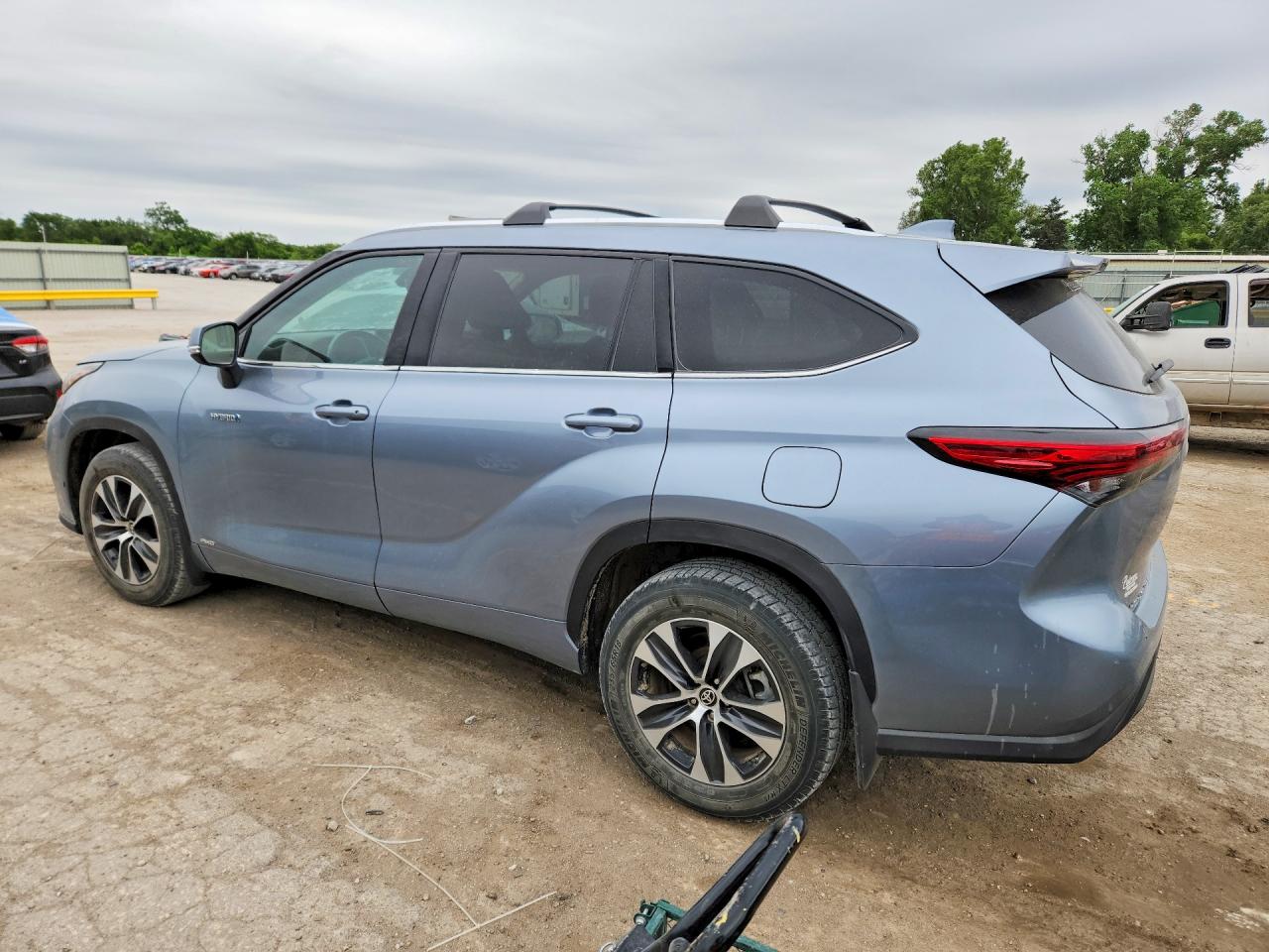 TOYOTA HIGHLANDER 2021 — 3