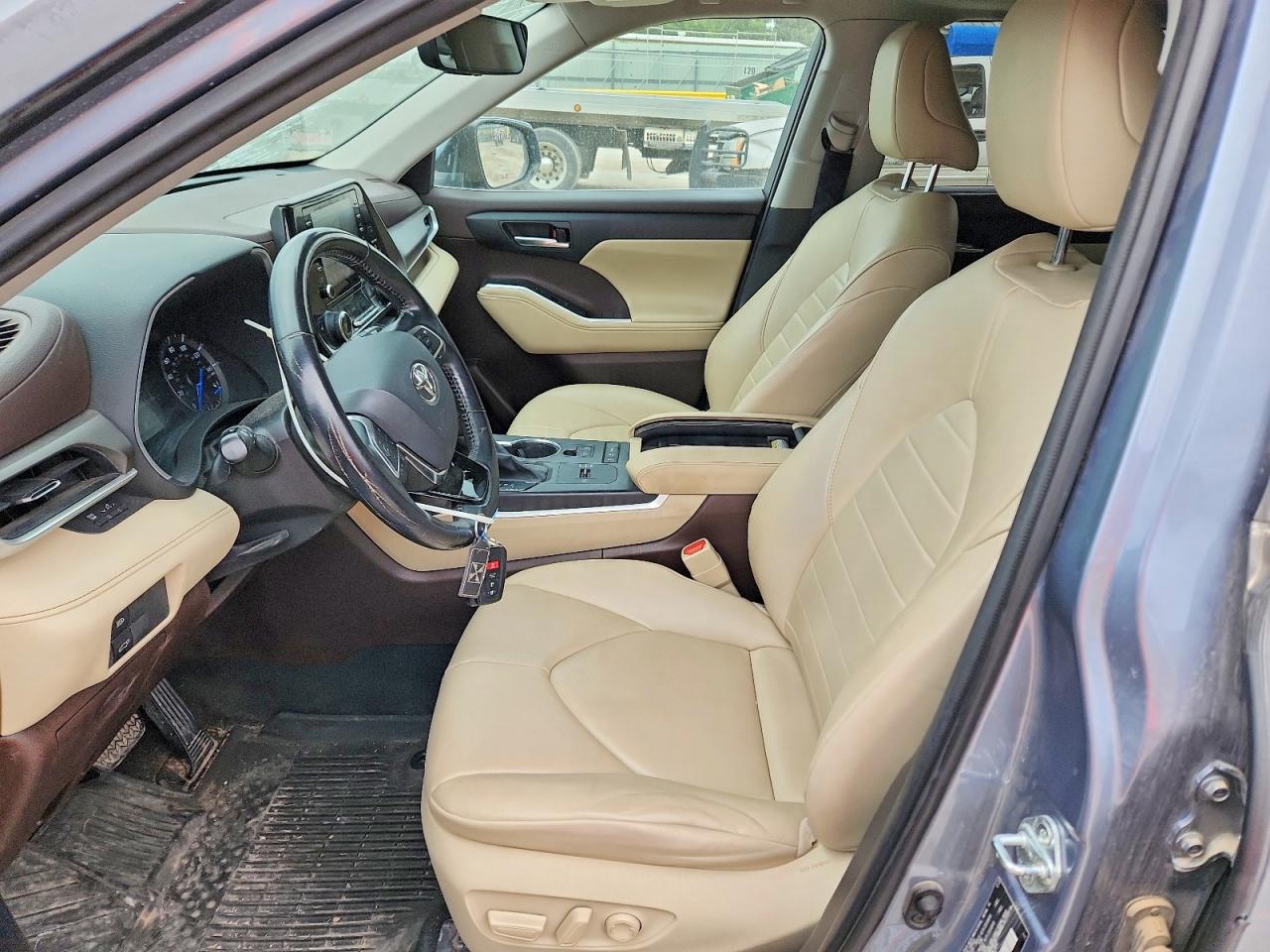 TOYOTA HIGHLANDER 2021 — 8