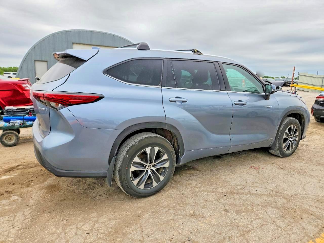 TOYOTA HIGHLANDER 2021 — 4