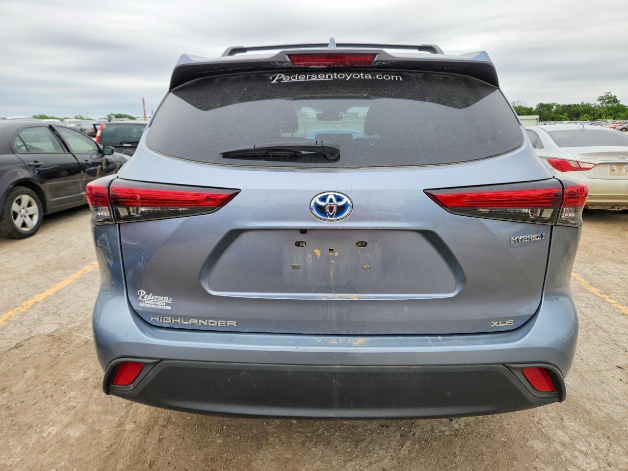 TOYOTA HIGHLANDER 2021 — 7