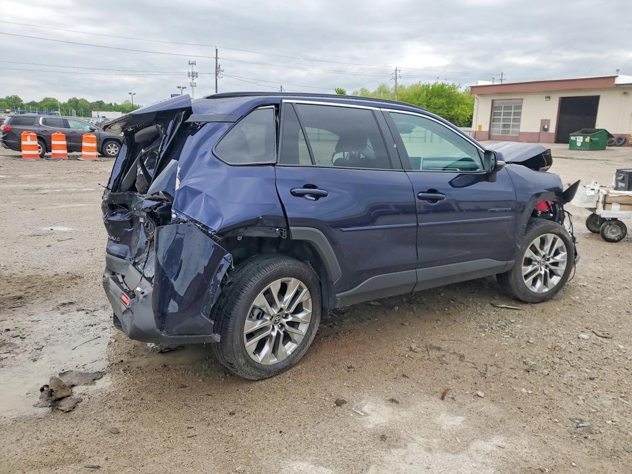 TOYOTA RAV4 2025 — 4