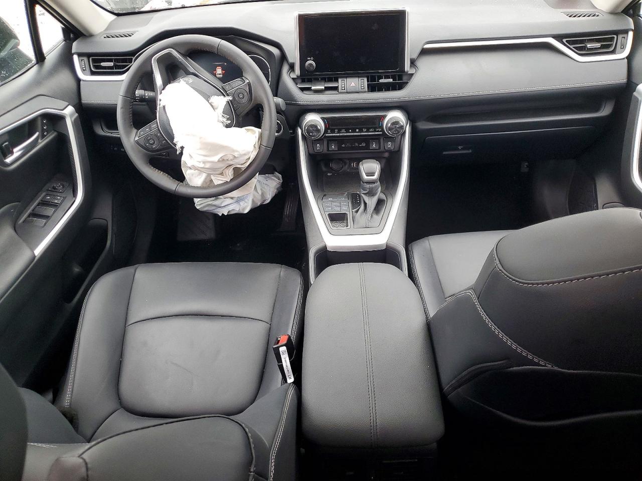 TOYOTA RAV4 2025 — 9